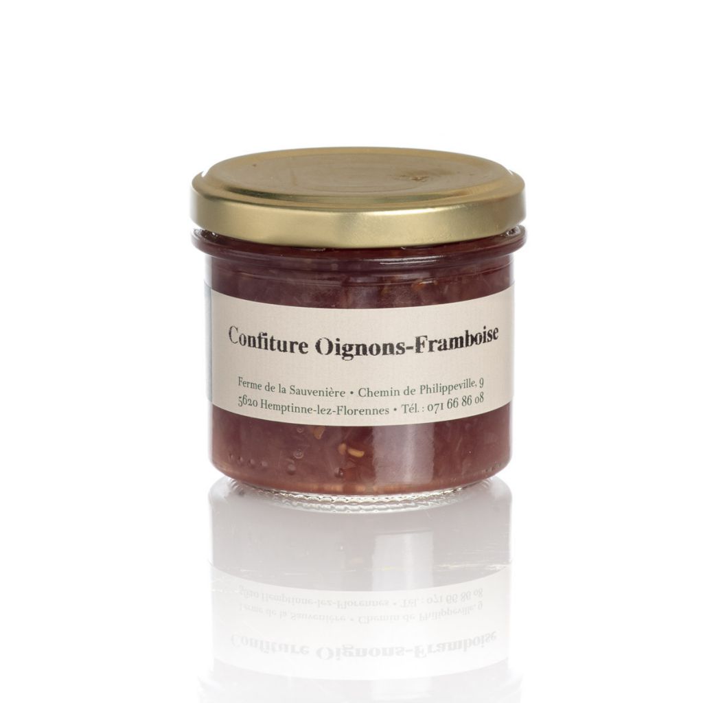 <p><span style="font-size: 14pt;">La confiture d'oignons-framboise est pr&eacute;par&eacute;e de fa&ccedil;on artisanale&nbsp; &agrave; la ferme, avec des oignons et framboises fr&acirc;iches.&nbsp;</span></p>