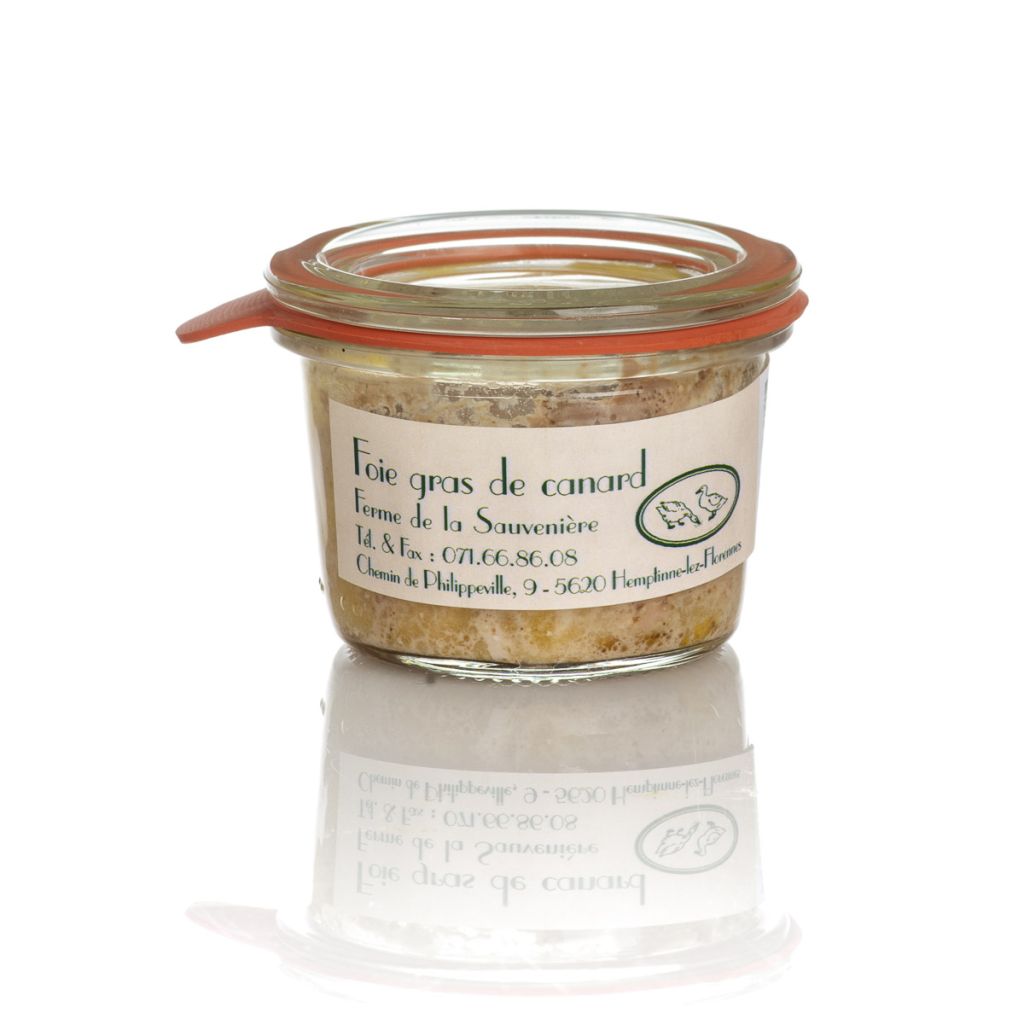 <p><span style="font-size: 14pt;">Le foie gras en verrine est constitu&eacute; uniquement de lobes de foie gras assaisonn&eacute;s, il est cuit &agrave; haute temp&eacute;rature afin de permettre une longue conservation.</span></p>