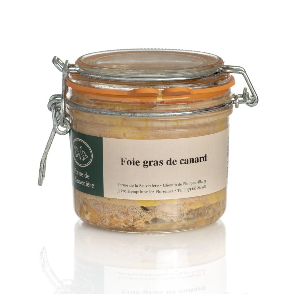 <p>Le foie gras de canard en verrine&nbsp; est constitu&eacute; uniquement de lobes de foie gras assaisonn&eacute;s, il est cuit &agrave; haute temp&eacute;rature afin de permettre une longue conservation.&nbsp;</p>